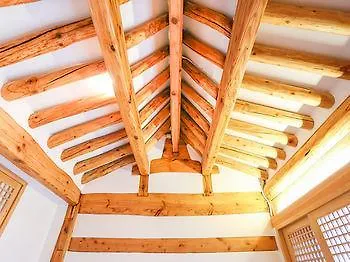 סיאול Dalzip Bukchon Hanok Guesthouse