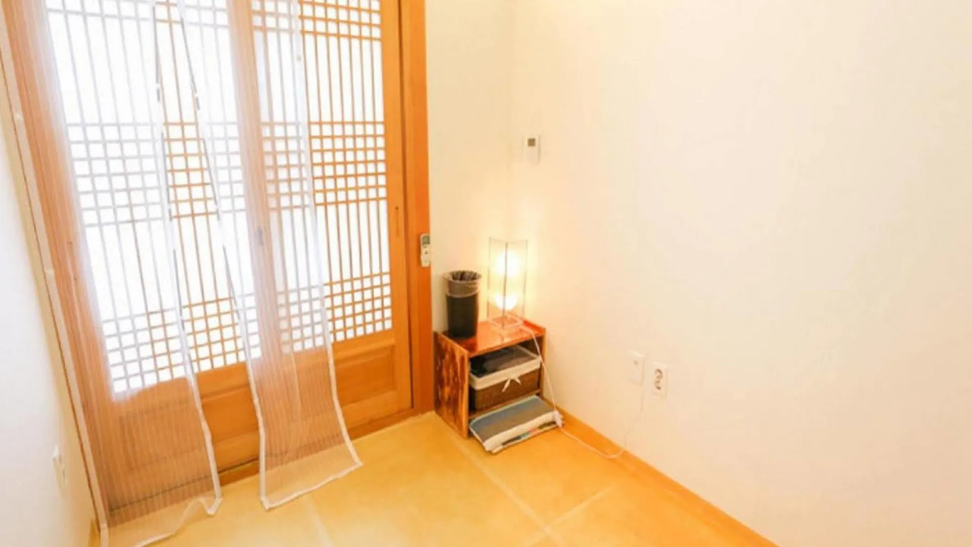 סיאול Dalzip Bukchon Hanok Guesthouse 2*,  קוריאה הדרומית