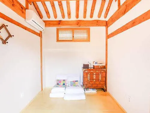 סיאול Dalzip Bukchon Hanok Guesthouse