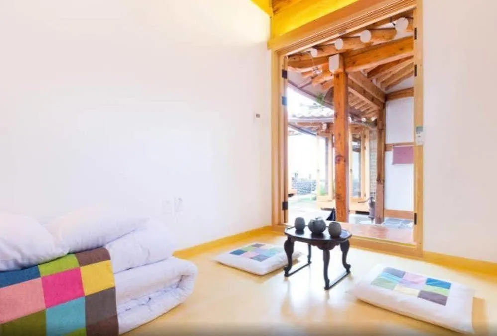 סיאול Dalzip Bukchon Hanok Guesthouse 2*,